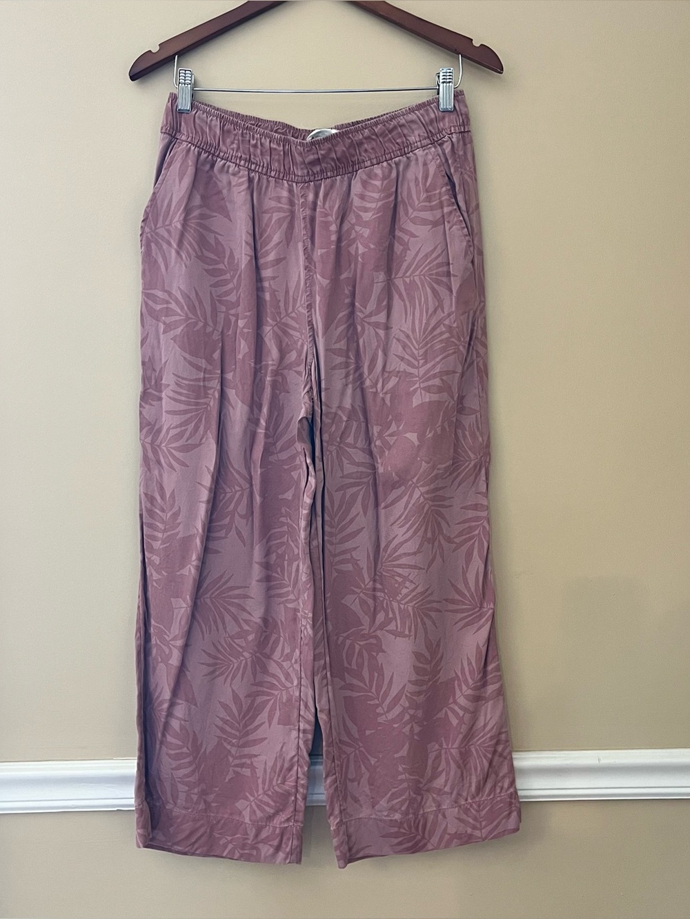 C&C California Women’s Pants Size M Palm Leaves Stretch Wide Leg 100% Lyocell